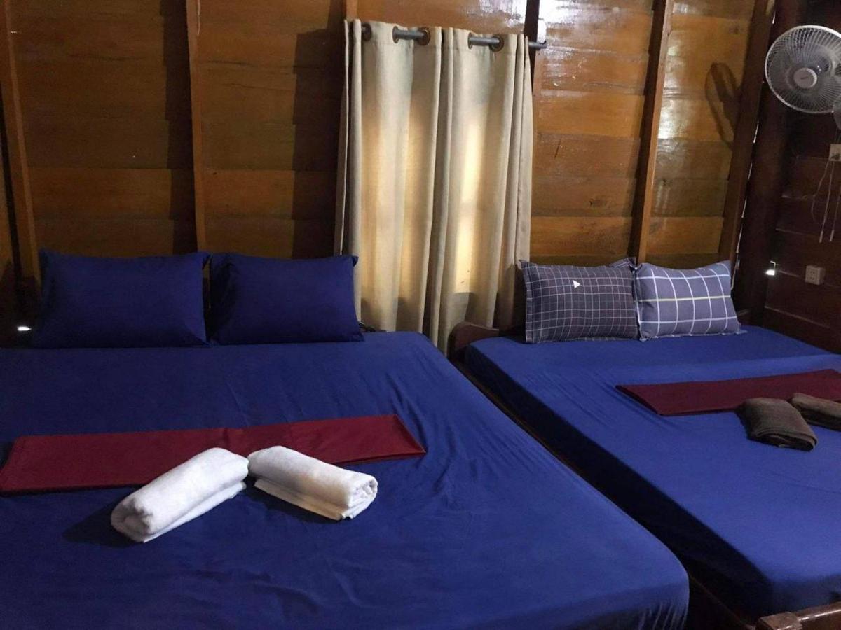 Funky Beach Hostel Sihanoukville Exterior photo