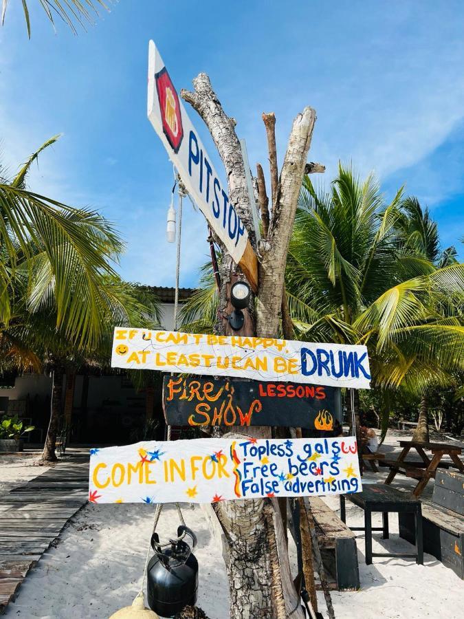Funky Beach Hostel Sihanoukville Exterior photo